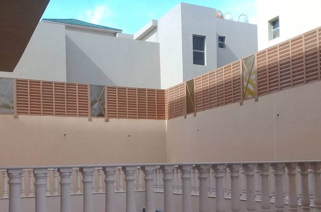 مظلات و سواتر الانشاء